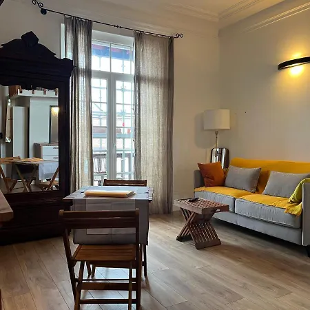 Face A La Apartment *